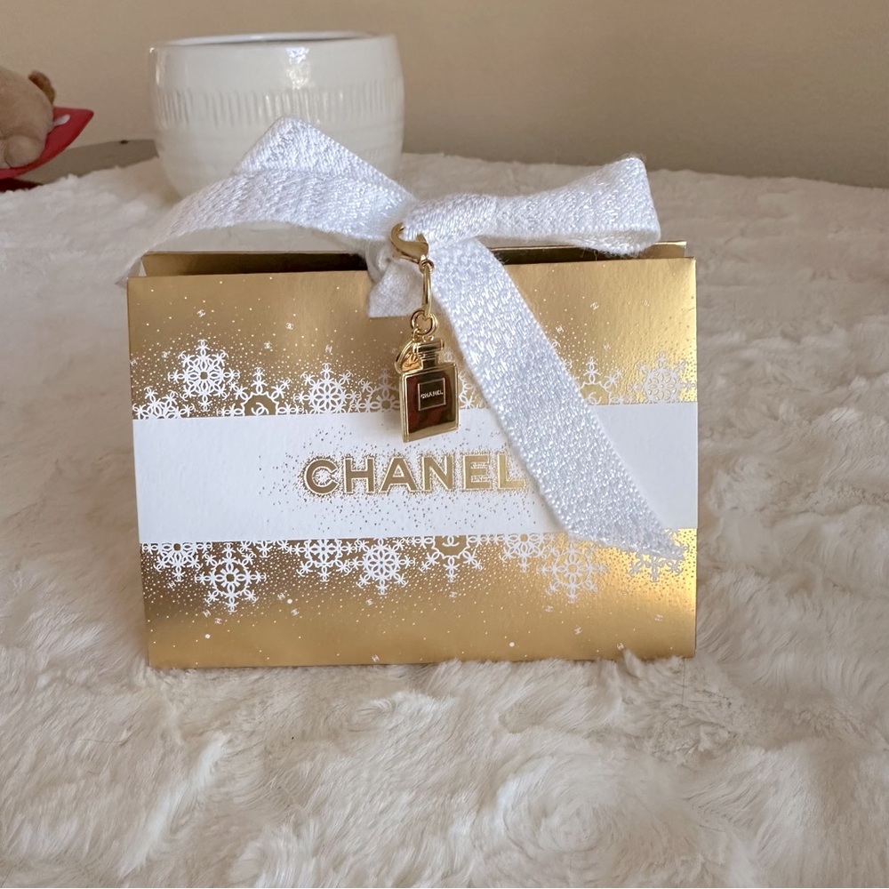 Authentic CHANEL number 5 Charm and Gift Bag